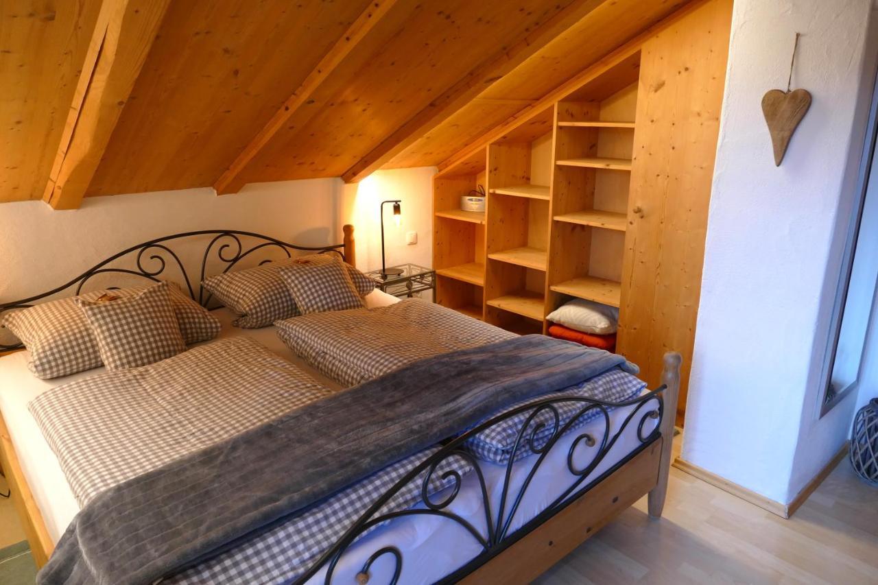 Goller Apartment *